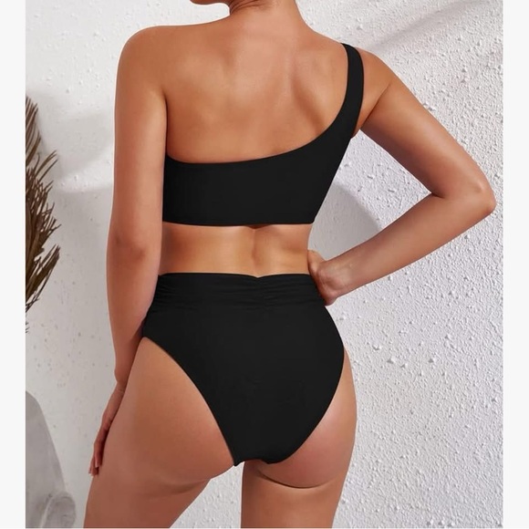 Black One-Shoulder Bikini Set - Picture 2 of 7